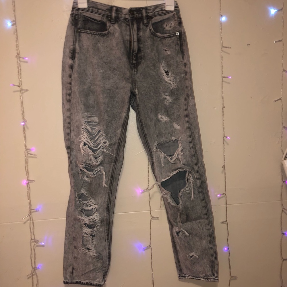 American Eagle High Rise Mom Jeans